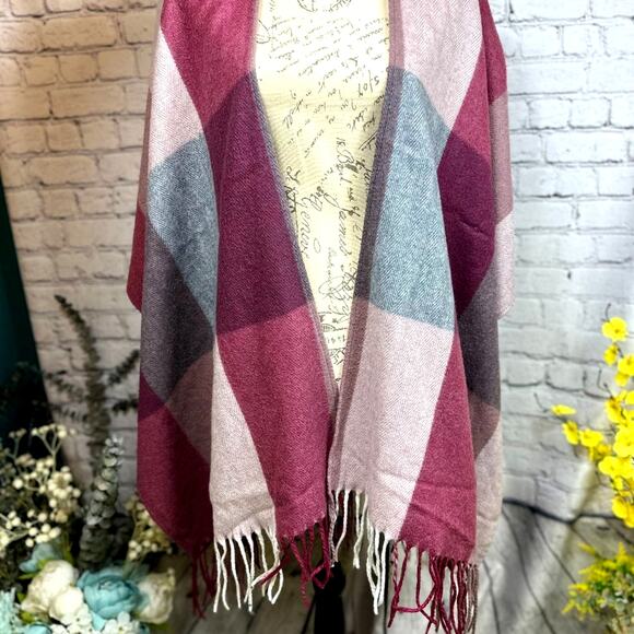 Woolrich Ruana Color block Shawl Poncho Cape Burgundy Gray Rose One Size - Picture 8 of 14